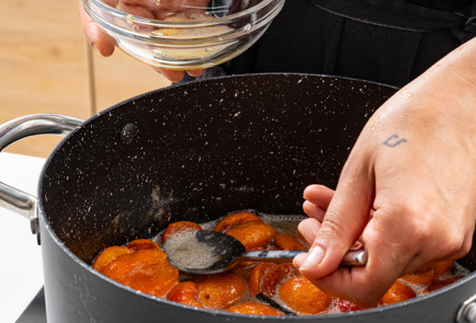 Фото шага рецепта Варенье из абрикосов 189945 шаг 9  