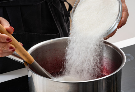 Фото шага рецепта Варенье из брусники на зиму 190383 шаг 6