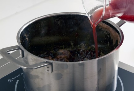 Фото шага рецепта Варенье из лисичек на брусничном соке 79867 шаг 4  