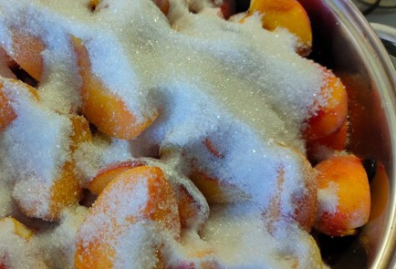 Фото шага рецепта Варенье из персиков на зиму 190054 шаг 3