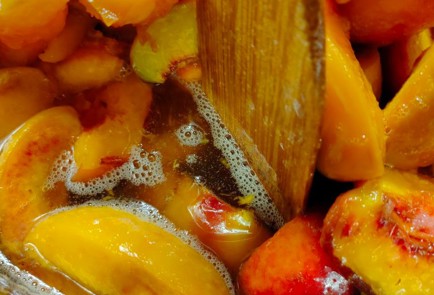 Фото шага рецепта Варенье из персиков на зиму 190054 шаг 5