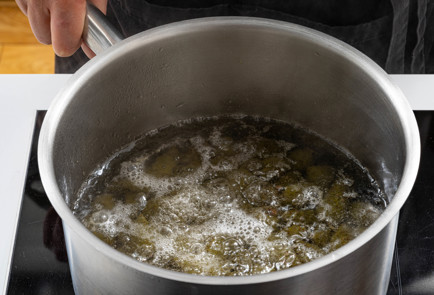 Фото шага рецепта Варенье из шишек 189518 шаг 7  