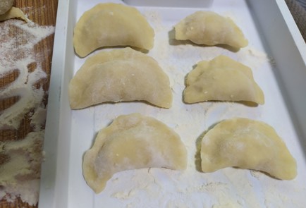 Фото шага рецепта Вареники с адыгейским сыром 190111 шаг 10  