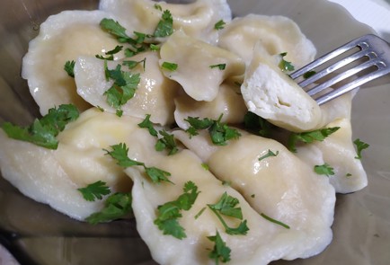 Фото шага рецепта Вареники с адыгейским сыром 190111 шаг 12  