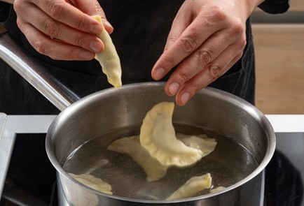 Фото шага рецепта Вареники с грибами 175429 шаг 15  