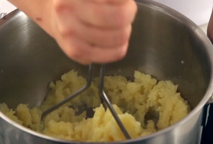 Фото шага рецепта Вареники с картошкой и грибами 41379 шаг 4  