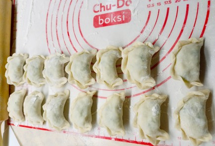 Фото шага рецепта Вареники с картошкой и луком 186861 шаг 11