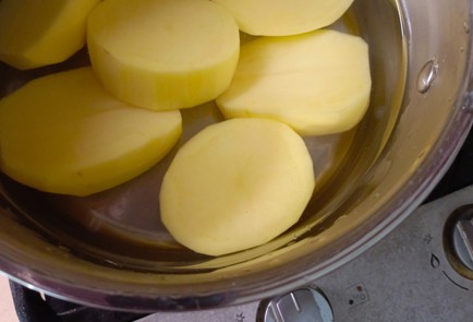 Фото шага рецепта Вареники с картошкой и луком 186861 шаг 4