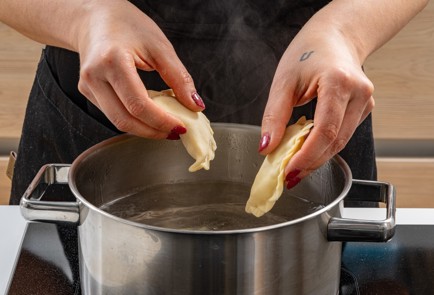 Фото шага рецепта Вареники с картошкой на заварном тесте 176086 шаг 11  