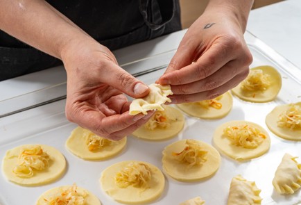 Фото шага рецепта Вареники с квашеной капустой 175428 шаг 12