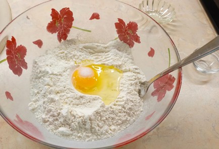 Фото шага рецепта Вареники с начинкой из капусты 186871 шаг 1