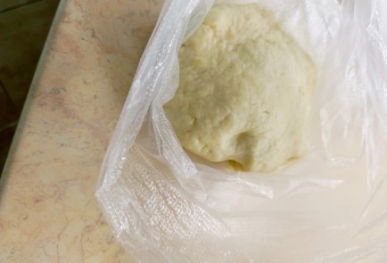 Фото шага рецепта Вареники с начинкой из капусты 186871 шаг 3