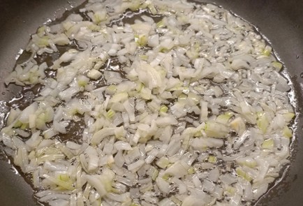 Фото шага рецепта Вареники с начинкой из капусты 186871 шаг 5