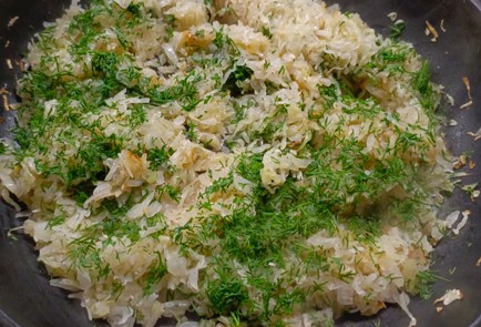 Фото шага рецепта Вареники с начинкой из капусты 186871 шаг 7