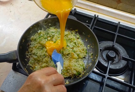 Фото шага рецепта Вареники с начинкой из капусты 186871 шаг 8