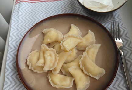 Фото шага рецепта Вареники с творогом 174862 шаг 12  