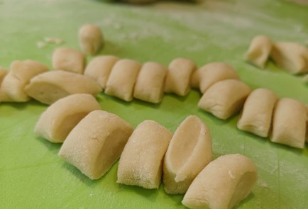 Фото шага рецепта Вареники с творогом 174862 шаг 7  