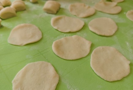 Фото шага рецепта Вареники с творогом 174862 шаг 8  