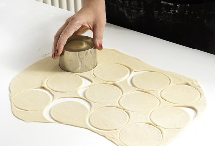 Фото шага рецепта Вареники с тыквой и беконом 152727 шаг 8  