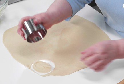 Фото шага рецепта Вареники с зеленой редькой 175914 шаг 10  