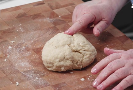 Фото шага рецепта Вареники с зеленой редькой 175914 шаг 3  