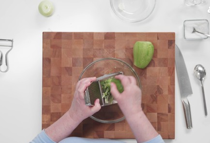 Фото шага рецепта Вареники с зеленой редькой 175914 шаг 5  