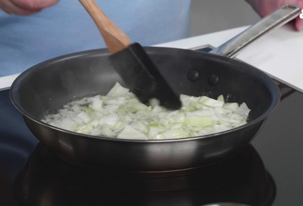 Фото шага рецепта Вареники с зеленой редькой 175914 шаг 7  