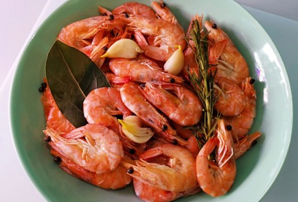 Фото шага рецепта Вареные креветки 190170 шаг 10