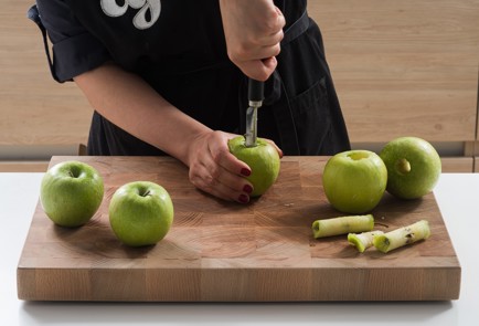 Фото шага рецепта Пареные яблоки Дофин 152470 шаг 1  