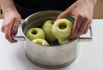 Фото шага рецепта Пареные яблоки Дофин 152470 шаг 3  