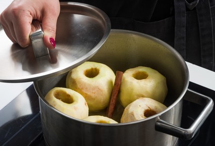 Фото шага рецепта Пареные яблоки Дофин 152470 шаг 6  