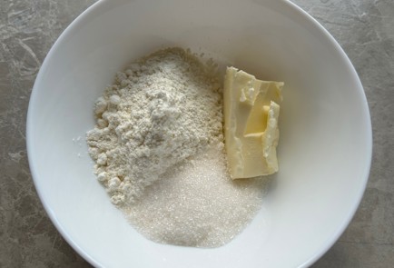 Фото шага рецепта Ватрушки со штрейзелем 175145 шаг 10  