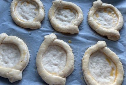 Фото шага рецепта Ватрушки со штрейзелем 175145 шаг 17  