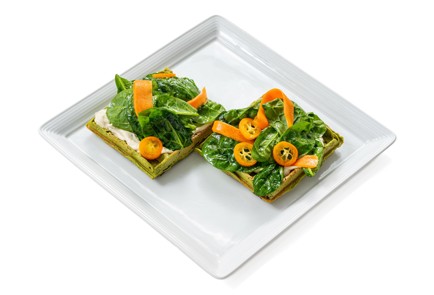 Фото шага рецепта Веганские вафли из зеленой гречки с мисокремом и салатом 186437 шаг 12  