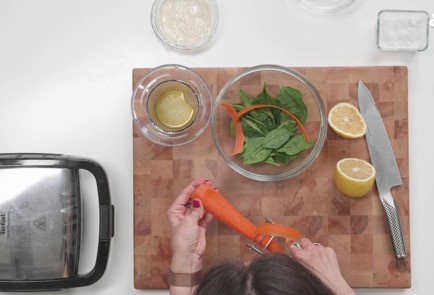 Фото шага рецепта Веганские вафли из зеленой гречки с мисокремом и салатом 186437 шаг 9  