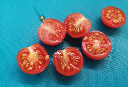 Фото шага рецепта Вегетарианские канапе с каперсами 175387 шаг 1