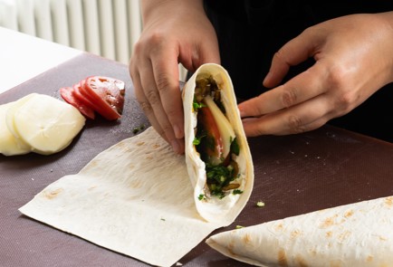 Фото шага рецепта Вегетарианские конвертики из лаваша с грибами и сулугуни 151014 шаг 7  