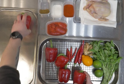 Фото шага рецепта Велосипедная курица 152230 шаг 1  