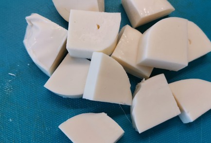 Фото шага рецепта Венецианские котлеты с моцареллой 174874 шаг 2