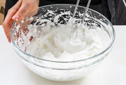 Фото шага рецепта Венские вафли 190675 шаг 5  