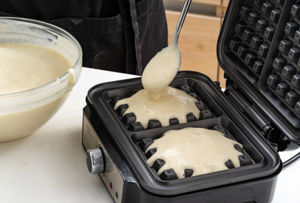 Фото шага рецепта Венские вафли 190675 шаг 8  