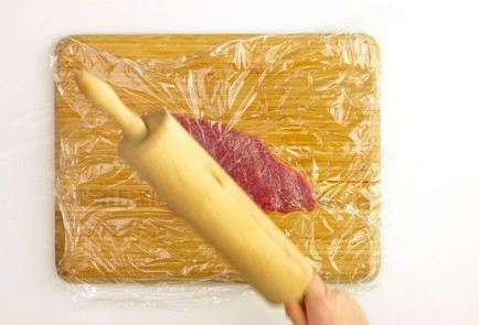 Фото шага рецепта Венский шницель на растительном масле 57702 шаг 2  