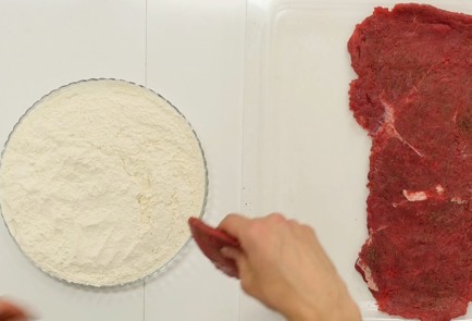 Фото шага рецепта Венский шницель 93442 шаг 5  