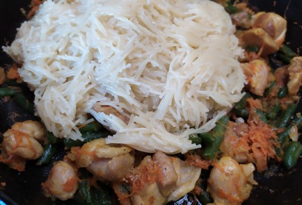 Фото шага рецепта Вермишель с курицей и овощами 188815 шаг 9