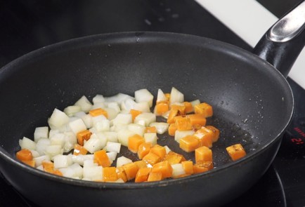 Фото шага рецепта Весенняя капоната 92612 шаг 2  