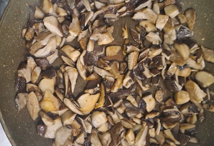 Фото шага рецепта Вешенки на сковороде 190647 шаг 8  