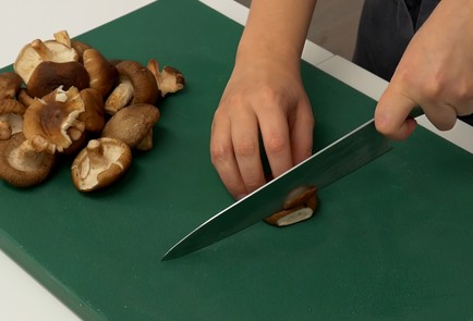 Фото шага рецепта Вьетнамский суп с курицей и ананасом 40765 шаг 2