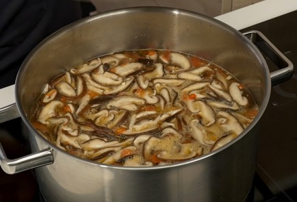 Фото шага рецепта Вьетнамский суп с курицей и ананасом 40765 шаг 4