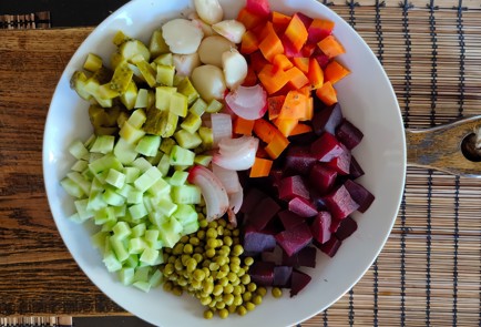 Фото шага рецепта Винегрет из печеных овощей с горчичной заправкой 174253 шаг 11  