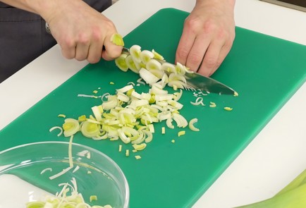 Фото шага рецепта Кремсуп из порея вишисуаз 125383 шаг 1  